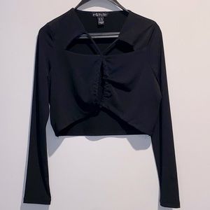 XL long sleeve cropped shirt.